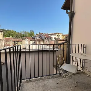 Veronajourneys Apartment