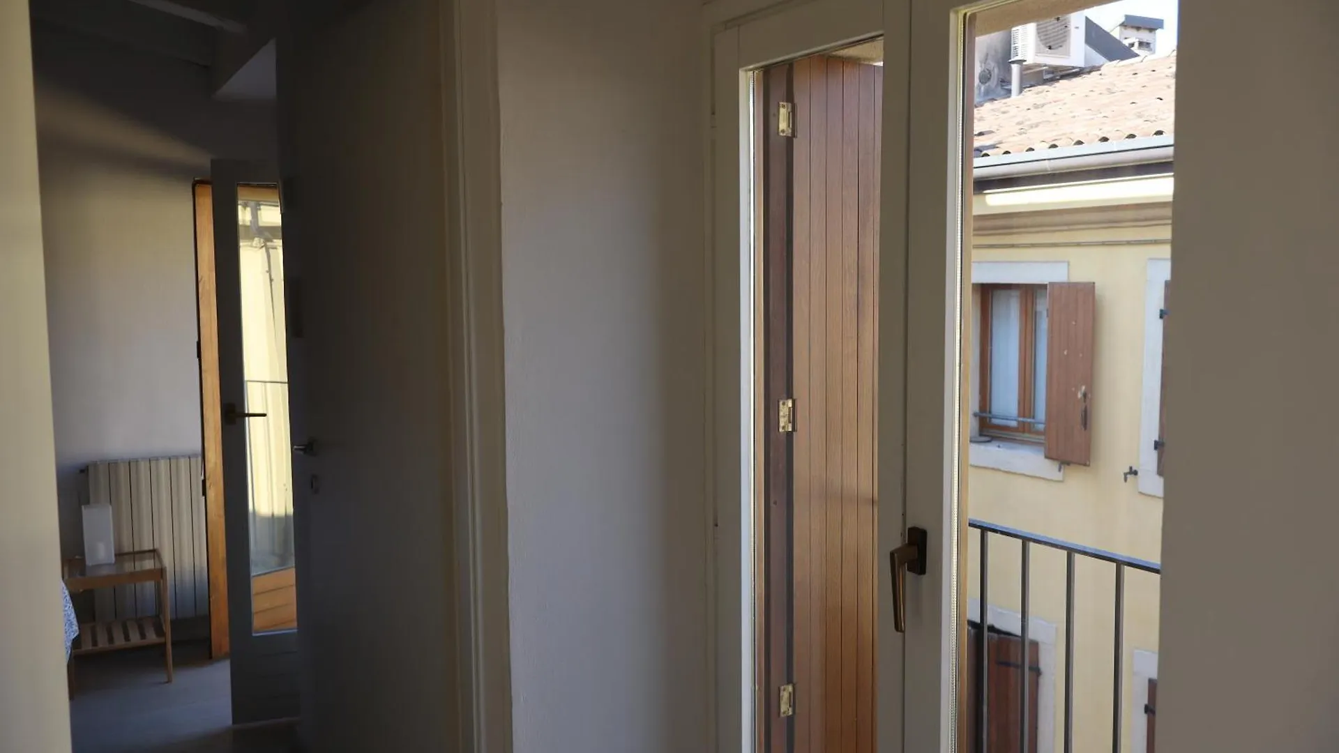 Casa Milu - Vicolo Satiro, Old Town Apartment Verona 0*,  Italy
