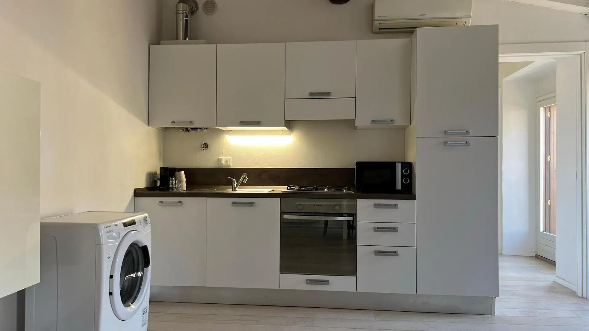 Casa Milu - Vicolo Satiro, Old Town Apartment Verona
