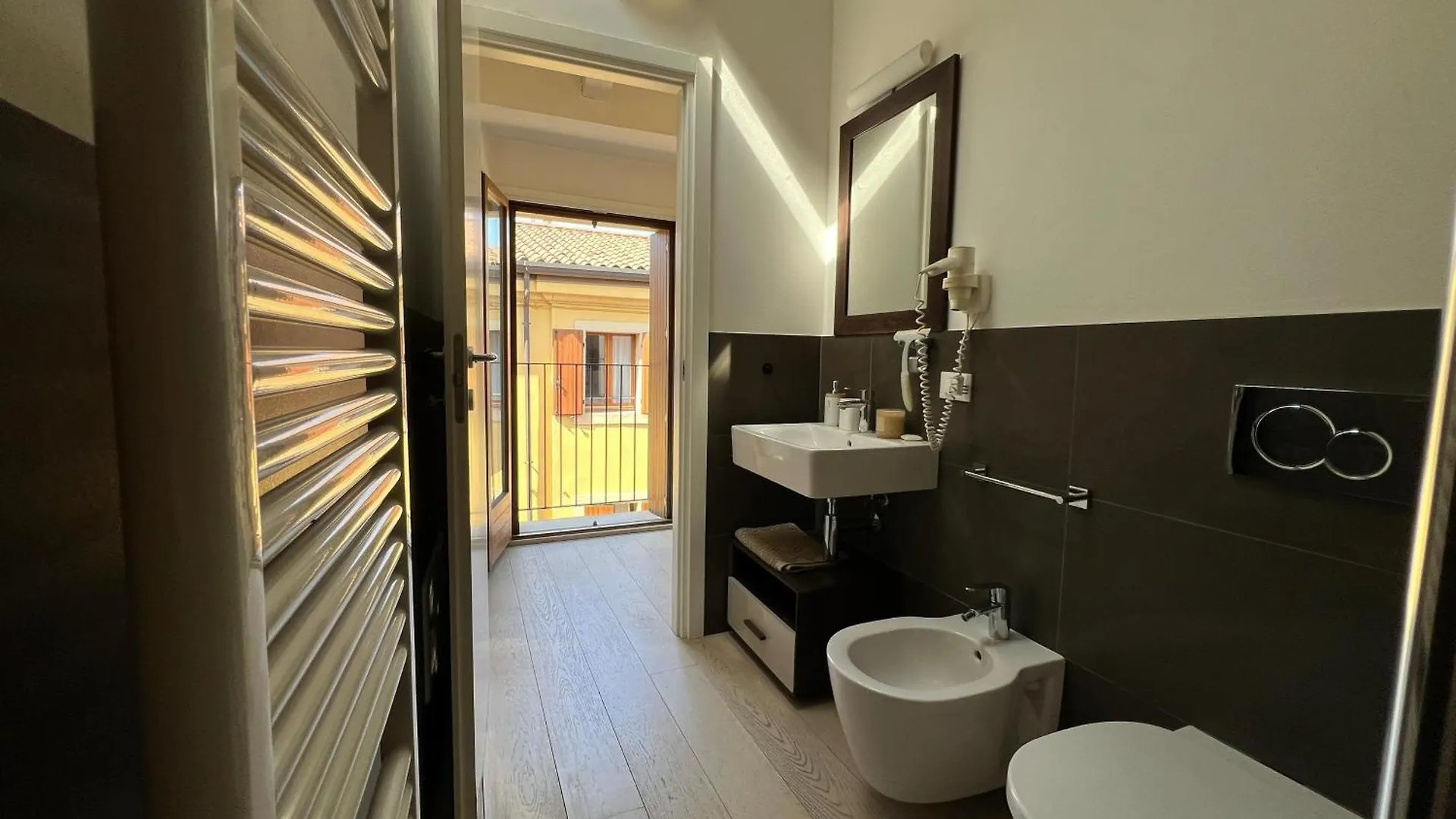 Casa Milu - Vicolo Satiro, Old Town Apartment Verona Italy