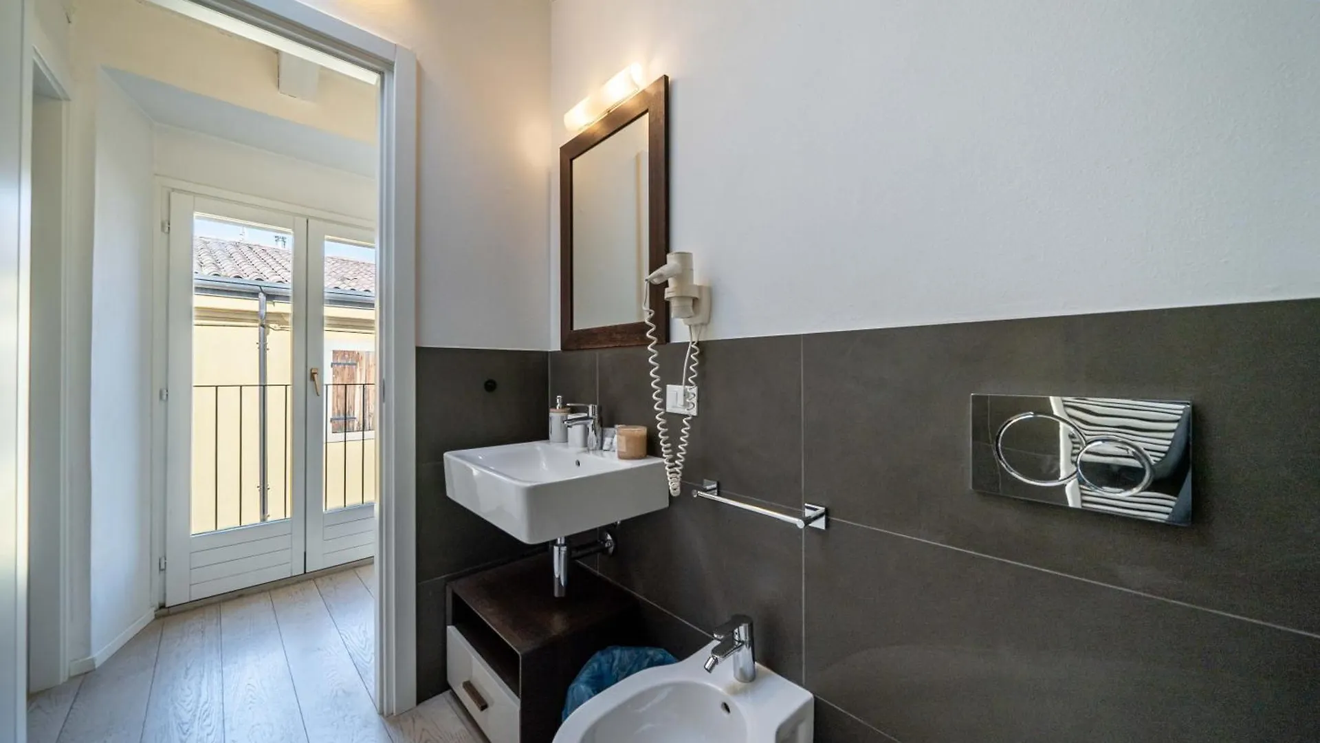 Casa Milu - Vicolo Satiro, Old Town Apartment Verona