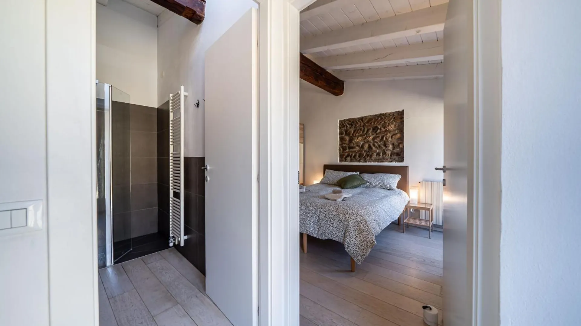 Casa Milu - Vicolo Satiro, Old Town Apartment Verona Italy