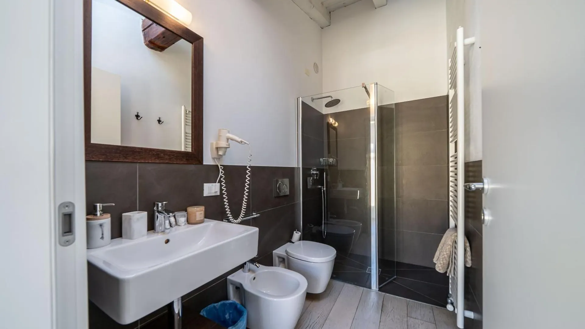 Casa Milu - Vicolo Satiro, Old Town Apartment Verona