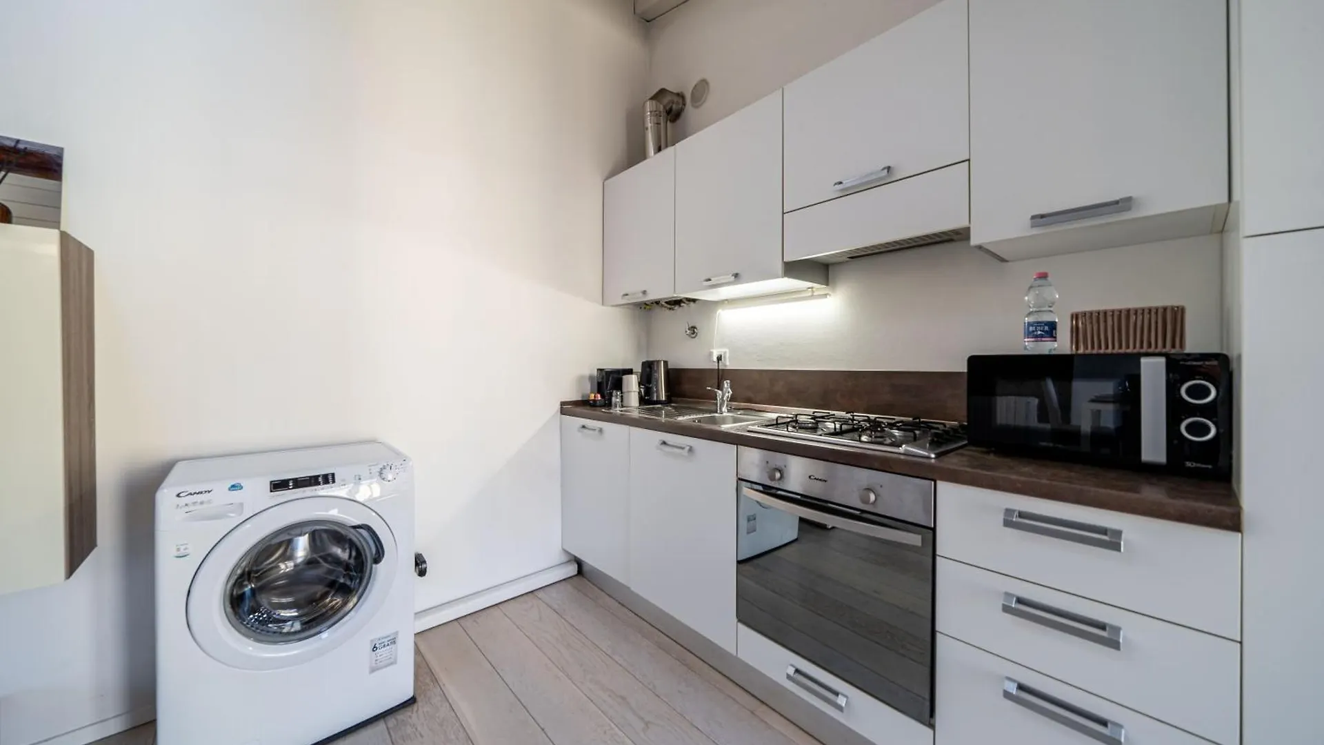 Casa Milu - Vicolo Satiro, Old Town Apartment Verona