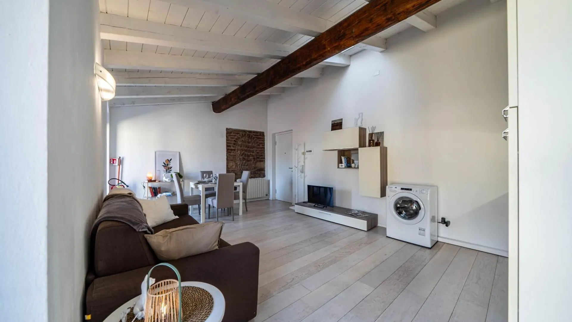 Casa Milu - Vicolo Satiro, Old Town Apartment Verona